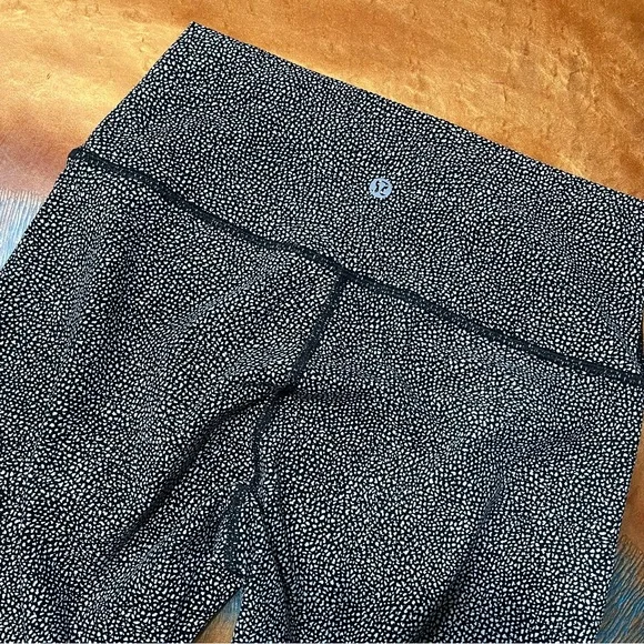 Lululemon Fast and Free high rise Leggings size 6 patterned - Picture 3 of 10